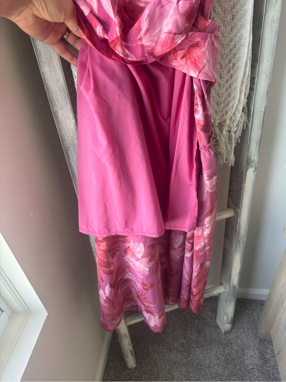 Chelsea28 Flutter Sleeve Faux Wrap Midi Dress in Pink Allison Bloom Size M - Picture 4 of 6